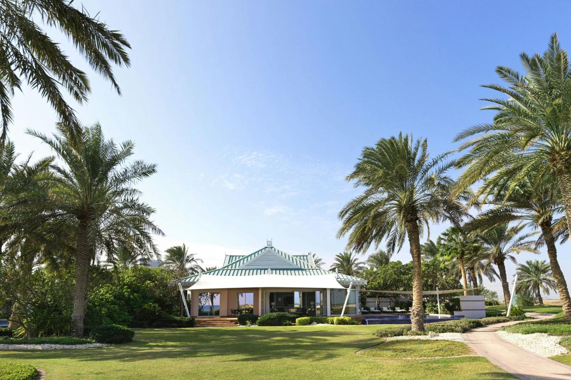 The Ritz-Carlton, Bahrain Hotel Manama Exterior photo Al-Jazaireh Palace