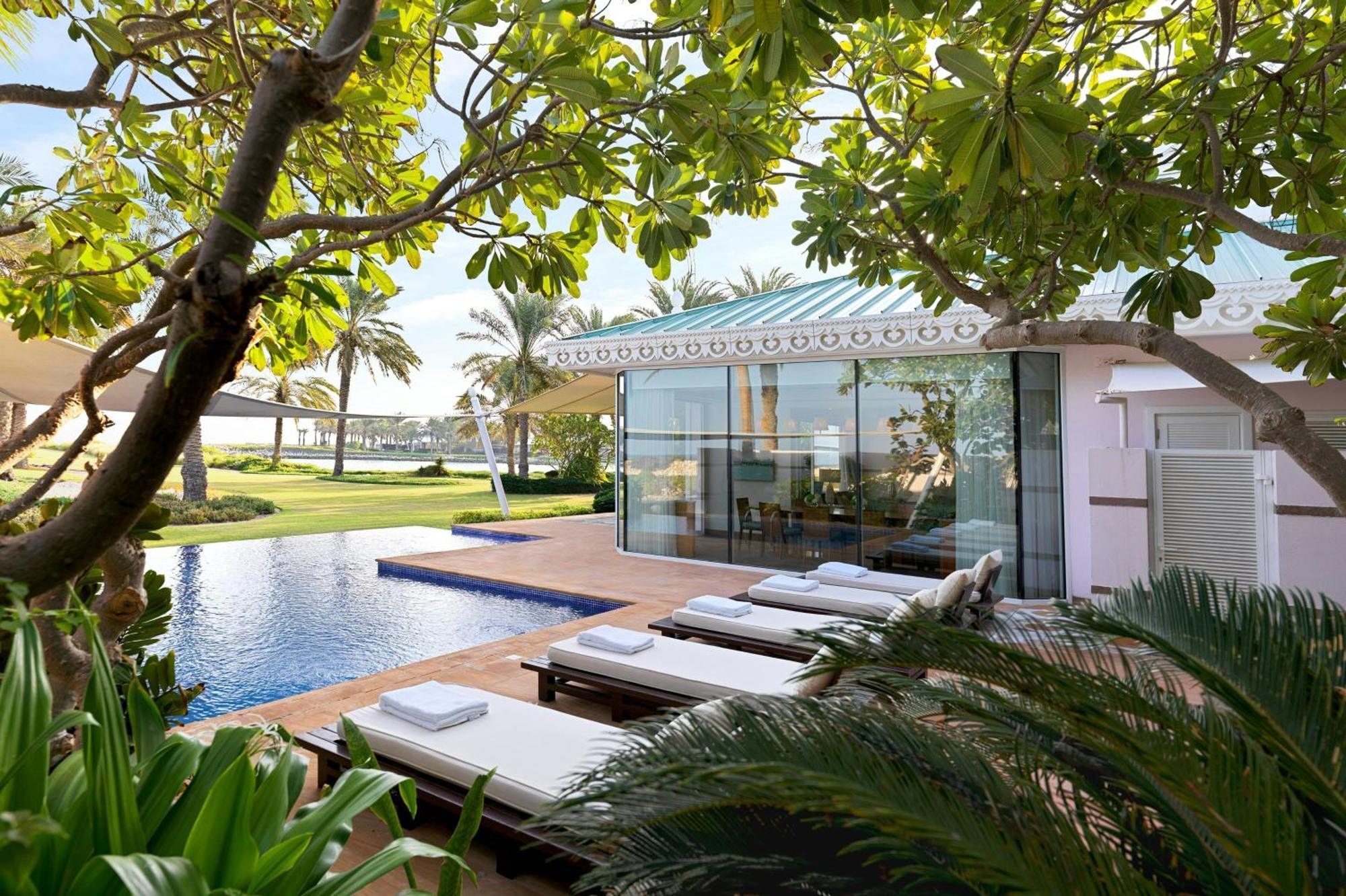 The Ritz-Carlton, Bahrain Hotel Manama Exterior photo The pool at the Royal Villa